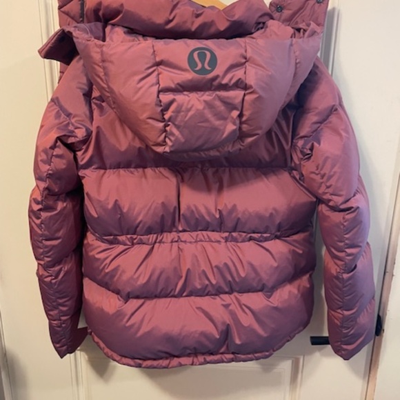 LULULEMON WUNDERPUFF JACKET. BNWT - Picture 2 of 8